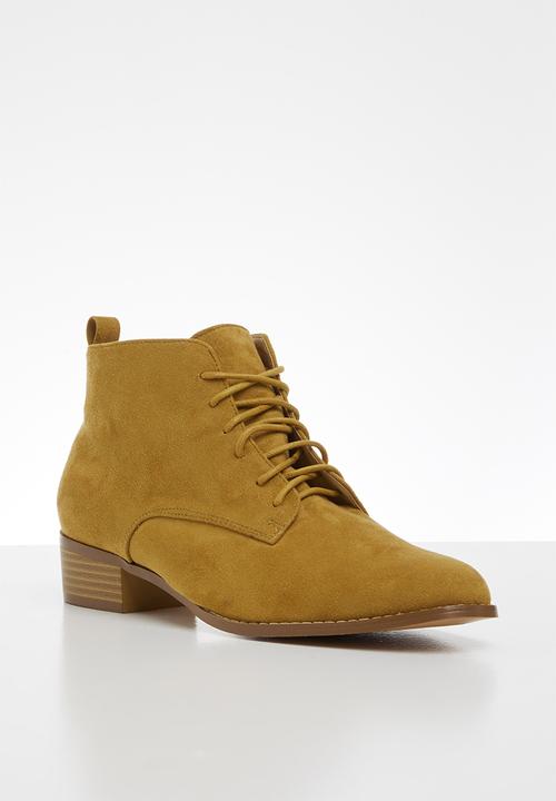 edit - Nandie lace-up boot - tan