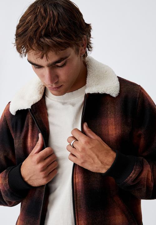 Cotton On - Sherpa collar bomber jacket - black orange check