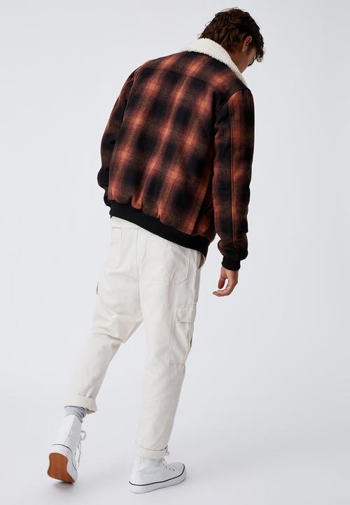 Cotton On - Sherpa collar bomber jacket - black orange check