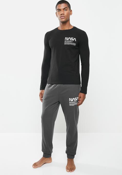 Superbalist - Long sleeve NASA logo knit sleep set - black & grey
