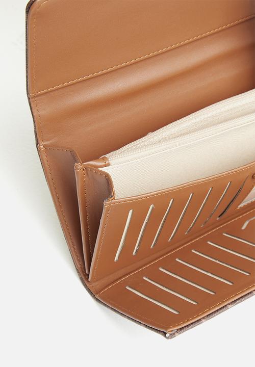 Pierre Cardin - Gulianna logo trifold purse  - brown & tan