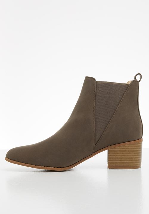 Jada - Chelsea block heel boot - brown