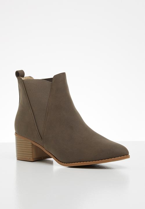 Jada - Chelsea block heel boot - brown