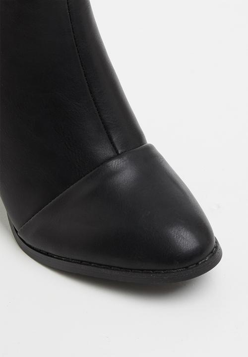 Jada - Side panel block heel boot - black