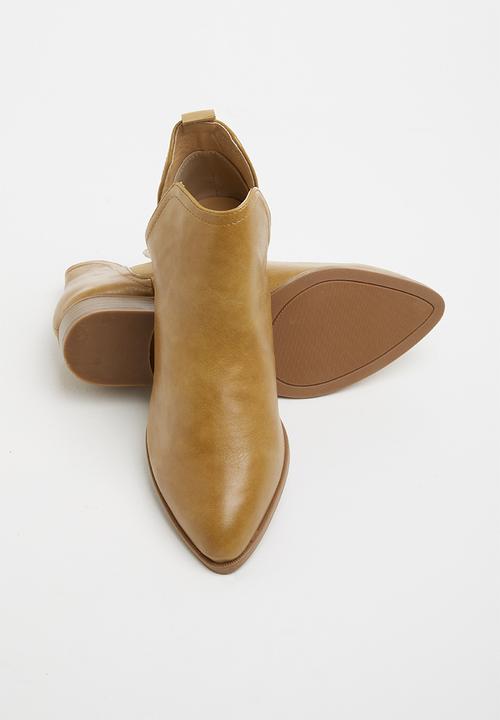 Jada - Side cut ankle boot - tan
