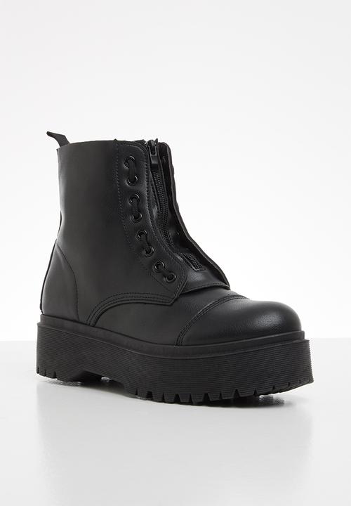 Jada - Chunky lace-up boot - black