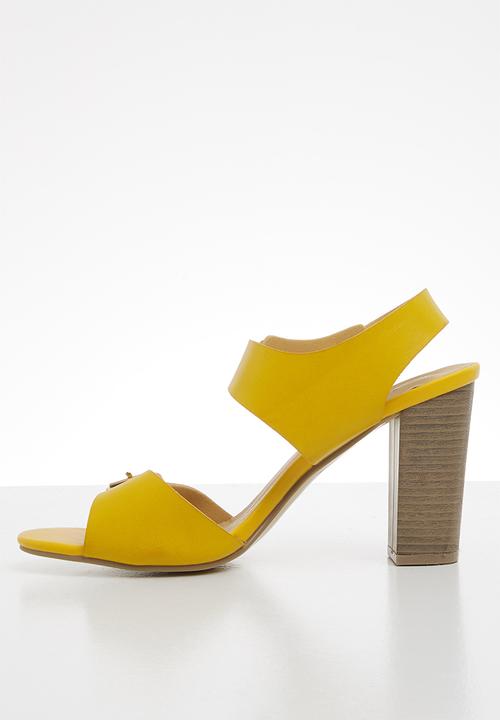 Jada - Buckle detail block heel - mustard