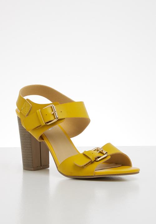 Jada - Buckle detail block heel - mustard