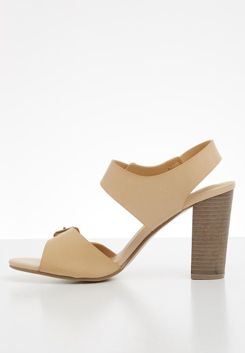 Jada - Buckle detail block heel - neutral