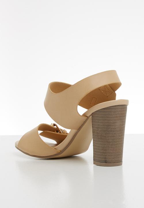 Jada - Buckle detail block heel - neutral