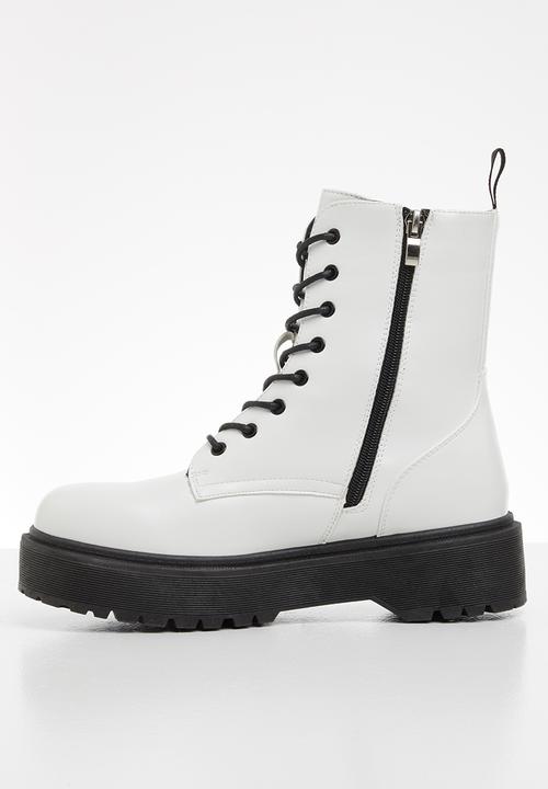 Plum - Caro lace up chunky boot - white