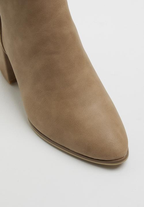 Call It Spring - Julieanne boot - dark beige
