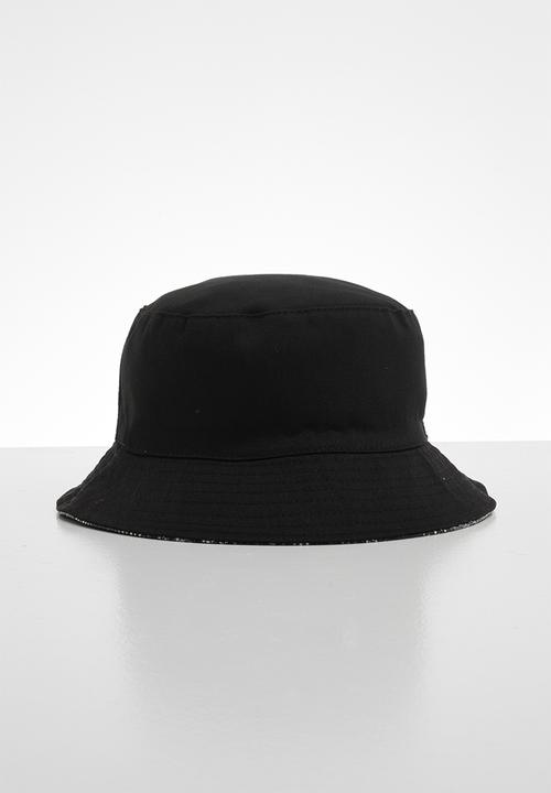 SISSY BOY - Pu snake print bucket hat - black