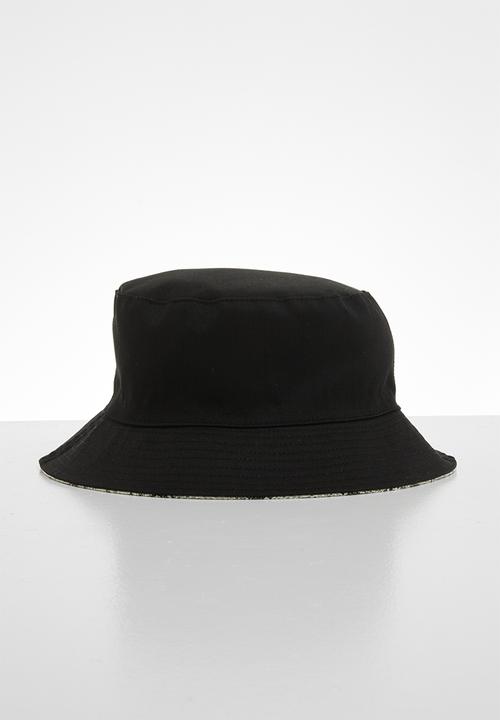 SISSY BOY - Pu snake print bucket hat - grey