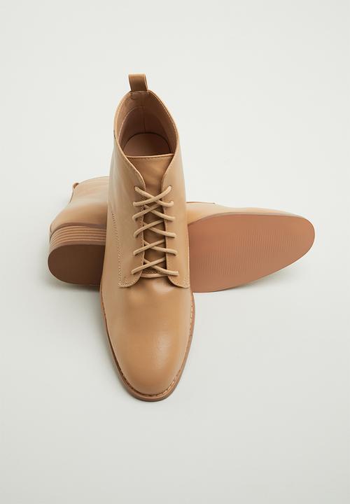 edit - Nandie lace-up boot - neutral 