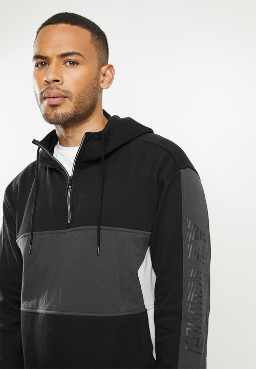 Hurley - Onshore blocked qz - black