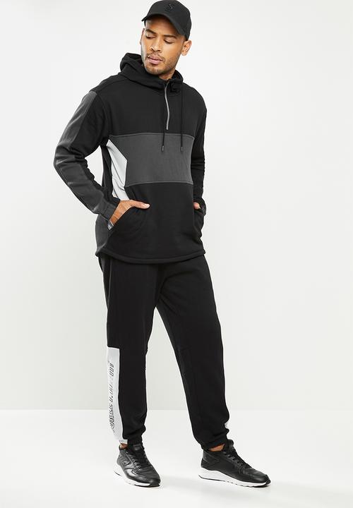 Hurley - Onshore blocked qz - black