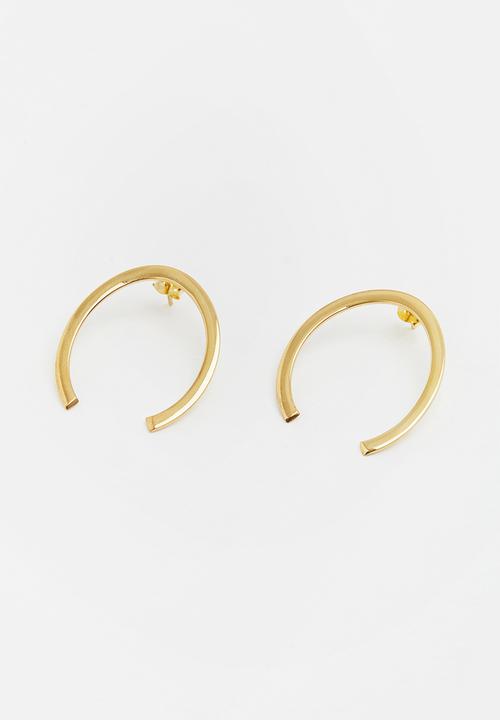 Lorne - Medium arch earring - gold