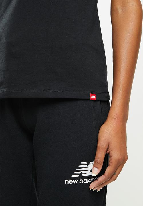 New Balance  - Essentials stacked logo tee - black