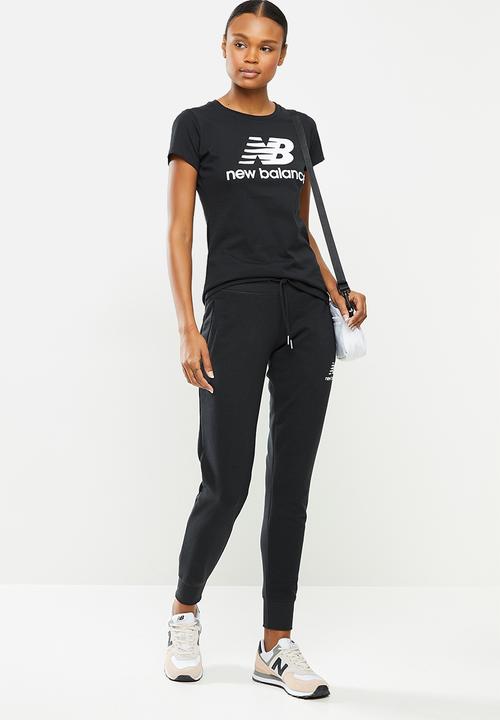 New Balance  - Essentials stacked logo tee - black