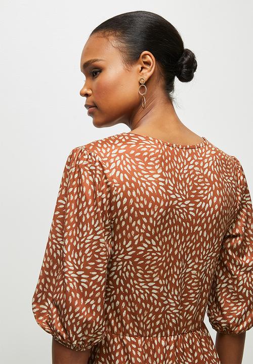 edit - 3/4 sleeve curved waist knit midi - rust 