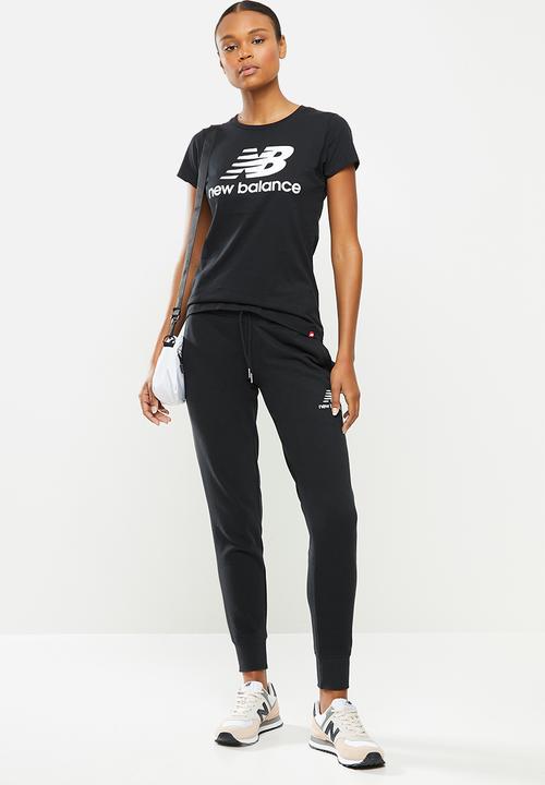 New Balance  - Essentials stacked logo pants - black