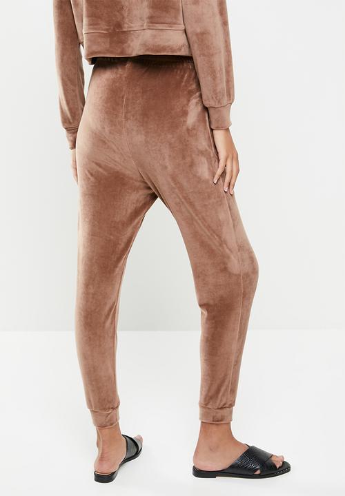 VELVET - Plush velvet high rise track pant - mink
