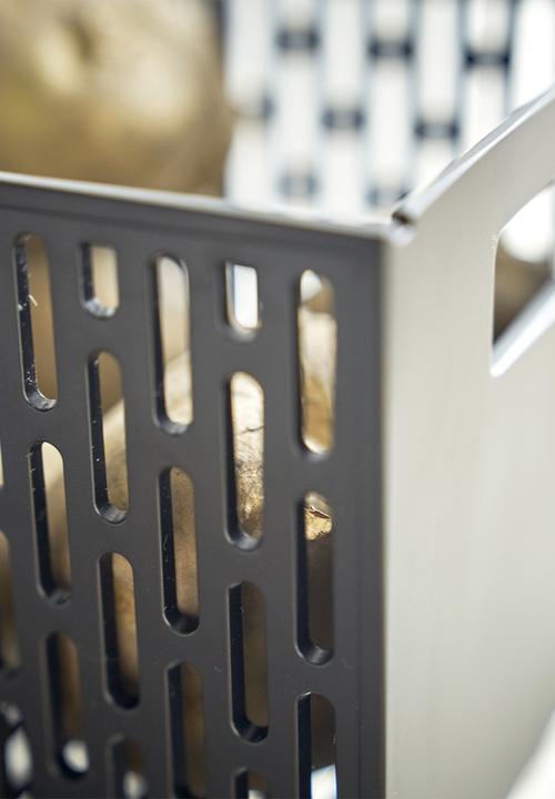 Yamazaki - Tower vegetable basket - black