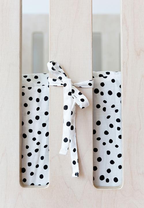 Phlo Studio - Spotty  cot bumper - black & white