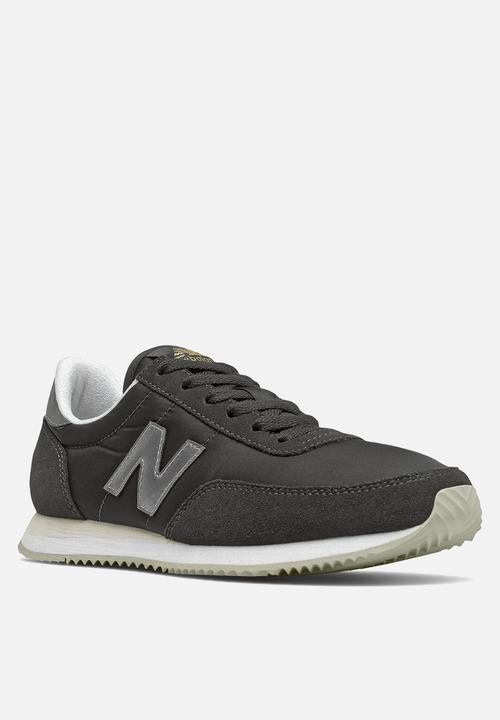 New Balance  - 720 - black 