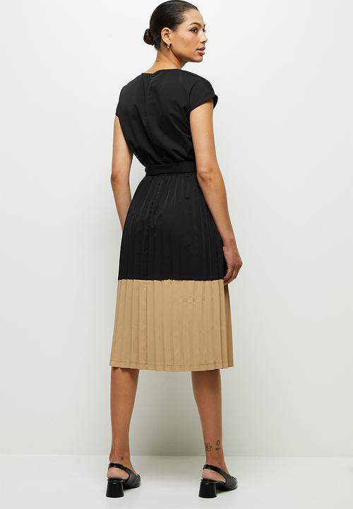 edit - Pleated combo dress dress - black