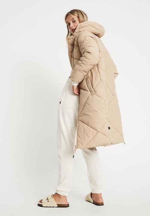 Cotton On - The recycled mother longline puffer - cuban sand
