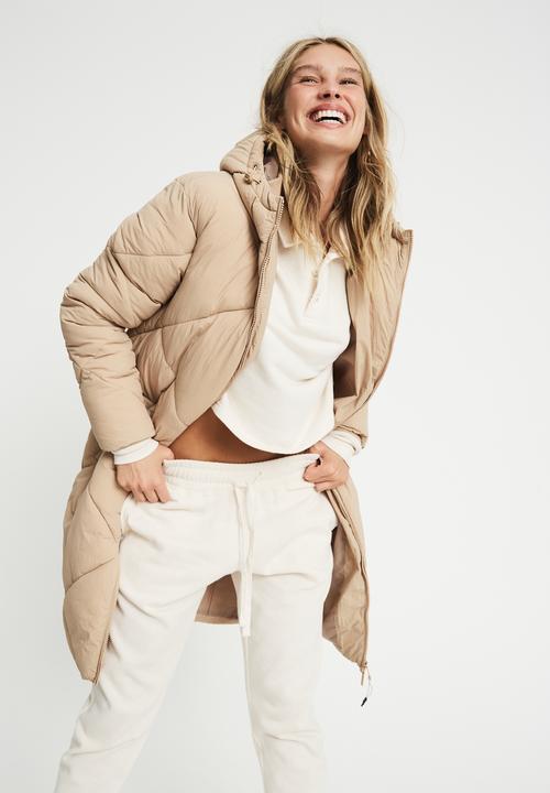 Cotton On - The recycled mother longline puffer - cuban sand