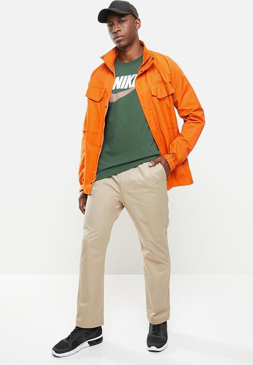 Nike - Nsw tee alt brand mark 12 - green 