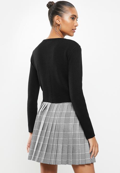 Blake - Cropped cardi - black