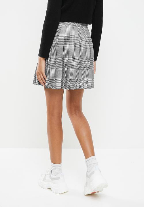 Blake - Sunray pleated mini skirt - black & white