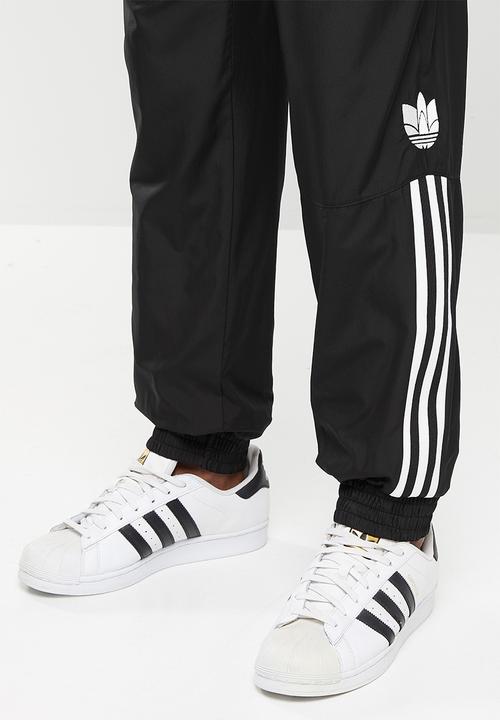 adidas Originals - 3D trefoil 3 stripe pants - black