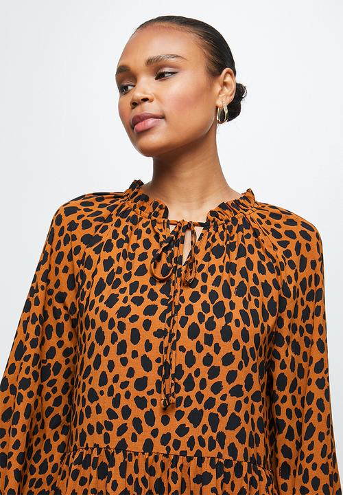 MILLA - Piecrust neck pleated midi dress-  bombay brown spot