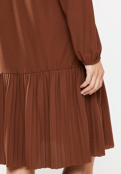 Jacqueline de Yong - Paris long sleeve plisse dress - brown 