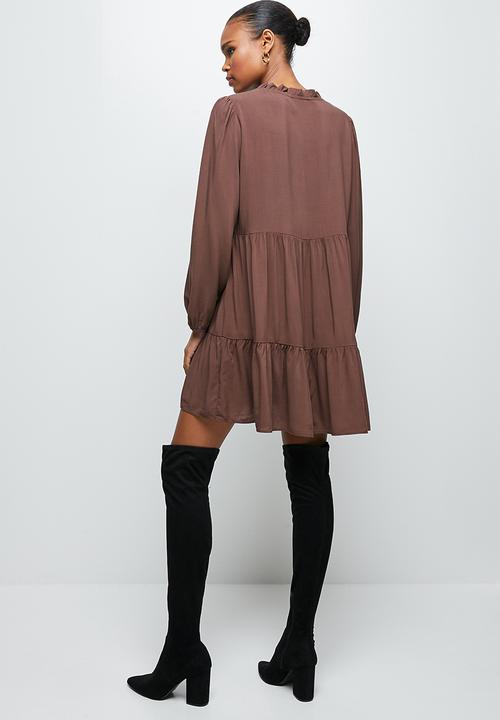 MILLA - Peached woven piecrust tiered midi dress- rootbeer