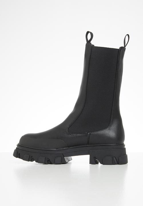 Public Desire - Boston calf high chunky sole boot - black