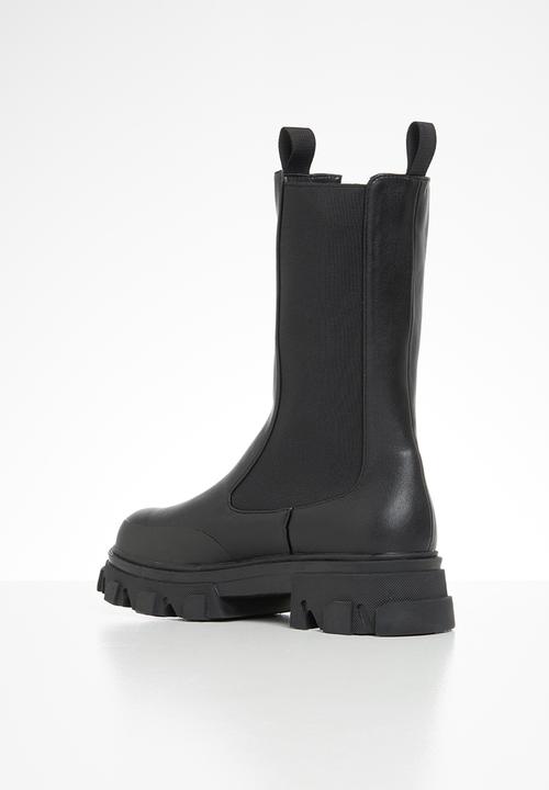 Public Desire - Boston calf high chunky sole boot - black