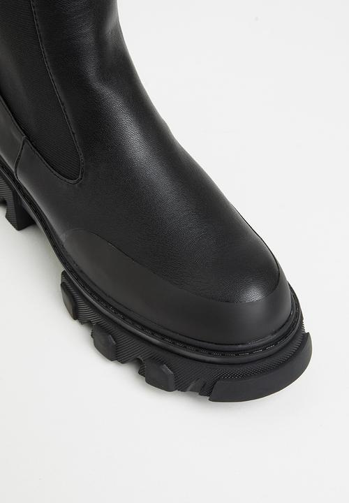 Public Desire - Boston calf high chunky sole boot - black