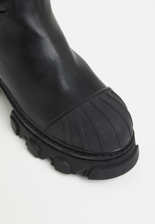 Public Desire - Showdown calf high chunky sole boot - black