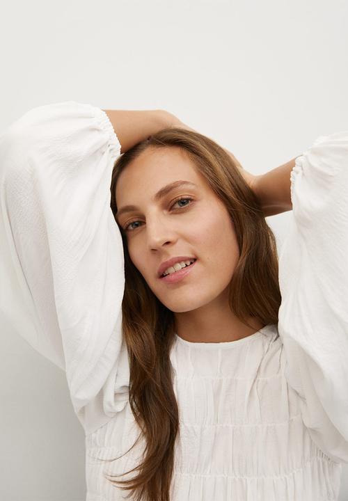 MANGO - Blouse lamb - off white 