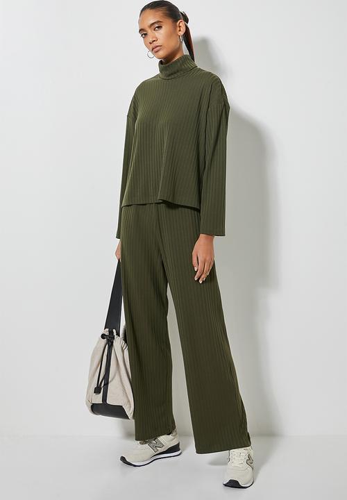 Superbalist - Roll neck soft touch top - khaki