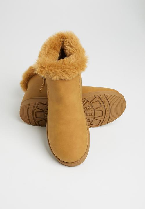 Jada - Faux fur lining zip ankle boot - tan