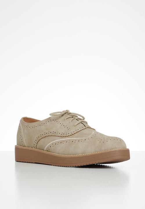 Jada - Lace-up brogue - sand