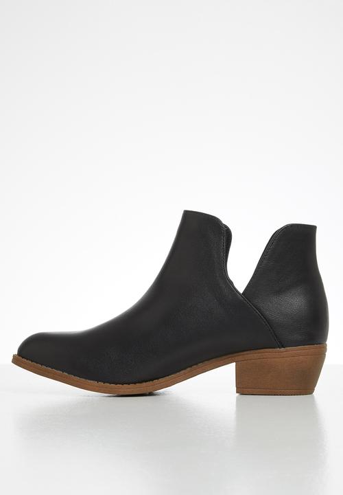 Jada - Western side cut ankle boot - black