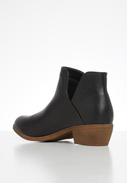 Jada - Western side cut ankle boot - black